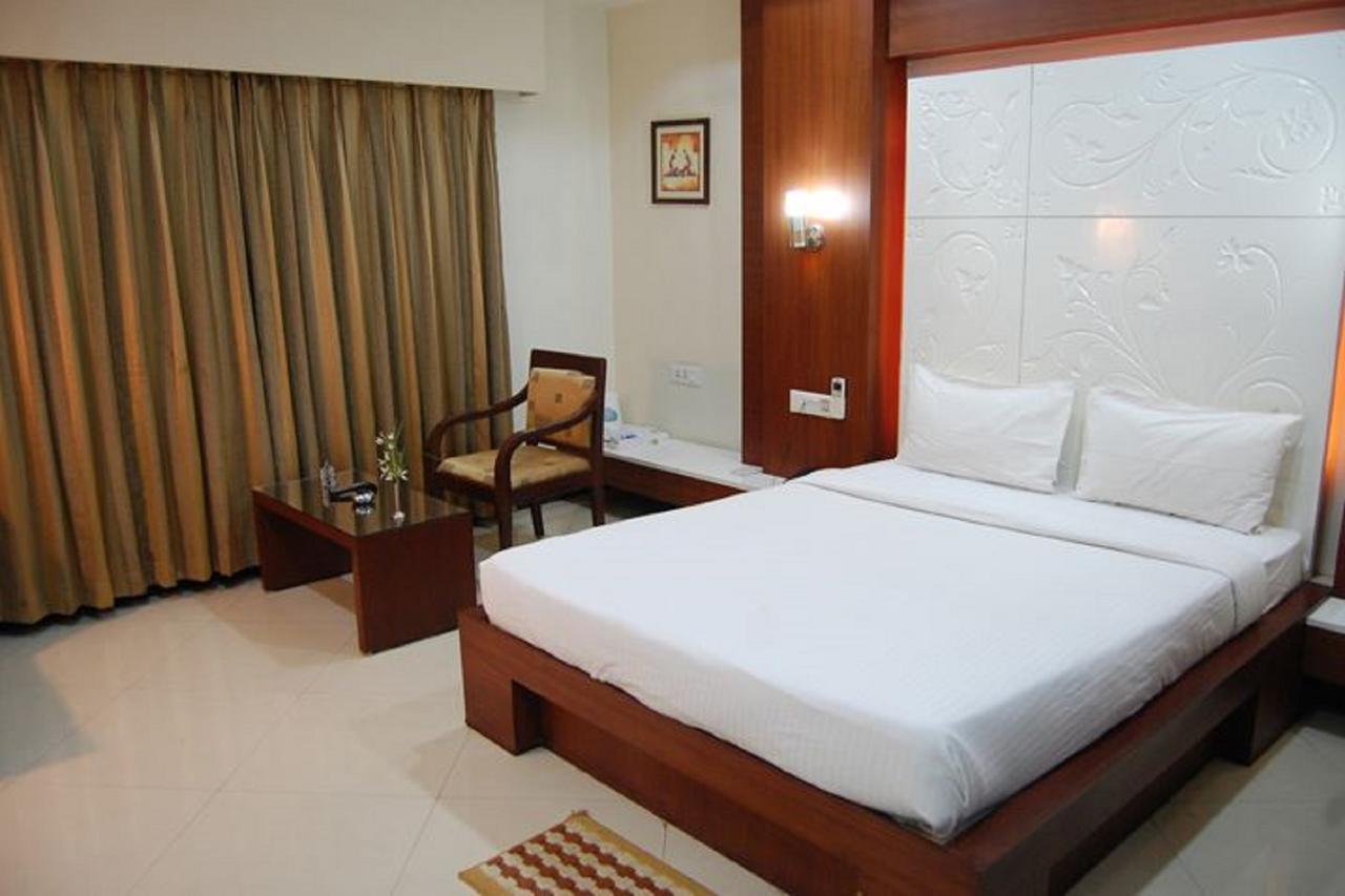 Hotel Amit International Bhilai Exteriér fotografie